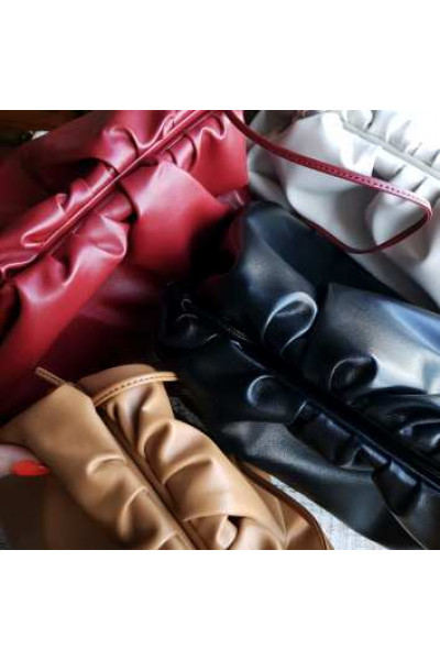 Сумка Bottega Veneta The Pouch leather clutch (M)
